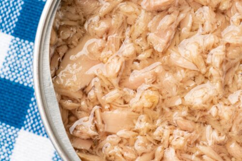 シーチキン（ツナ缶）のアップ