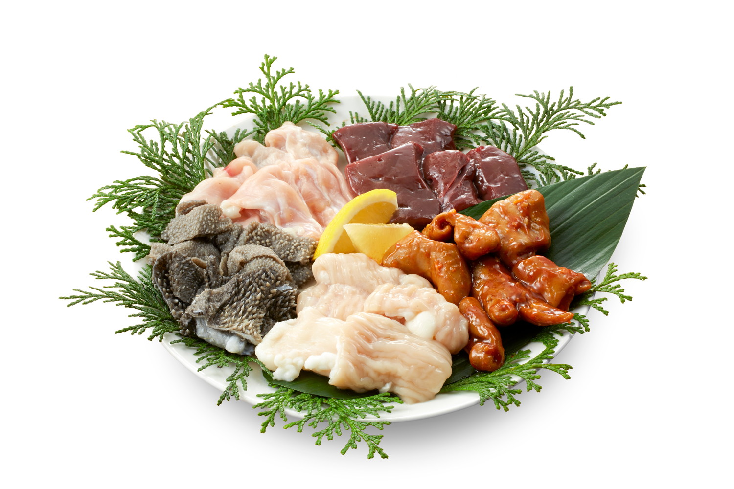 お皿に盛られたさまざまな種類のホルモン