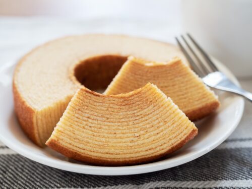 カットされたバームクーヘン