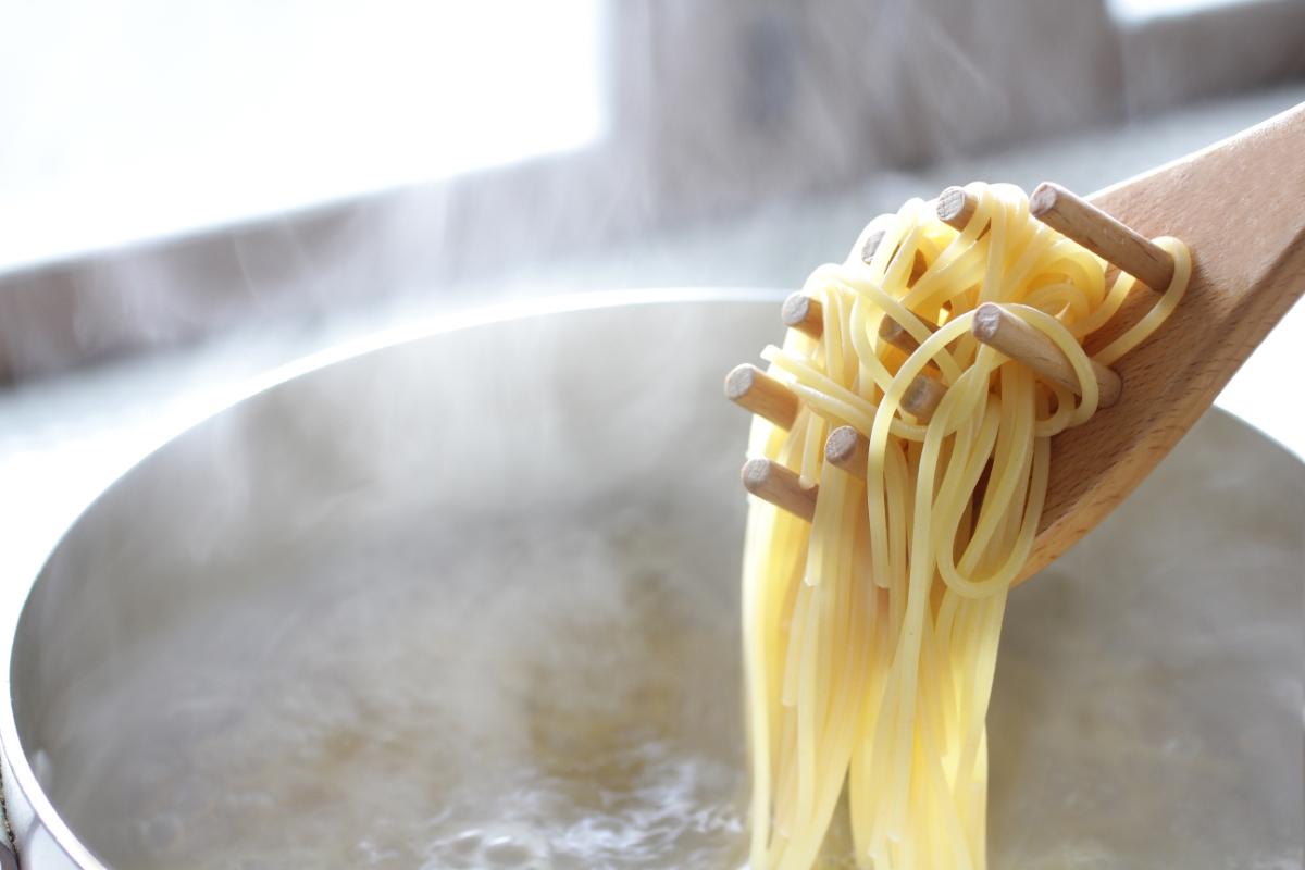 ゆであがったパスタ